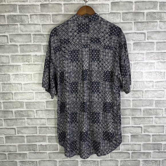 Enro Navy Blue Hawaiian Tribal Print Button up Camp Shirt Mens Medium 100% Rayon - Picture 4 of 6